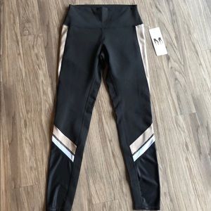 ALO elevate legging new with tags